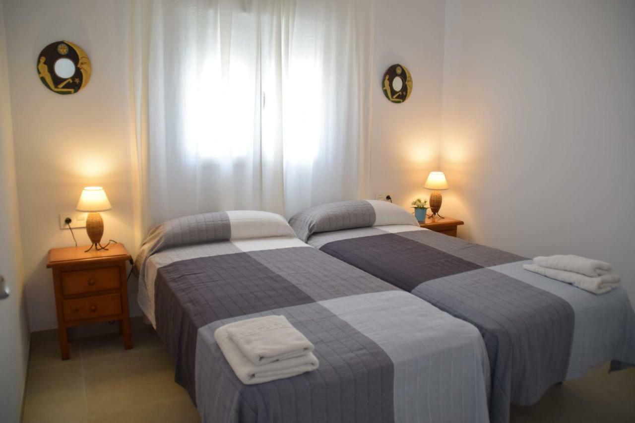 Villa Paradise - Valeria *